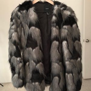 Forever 21 Faux fur jacket size S